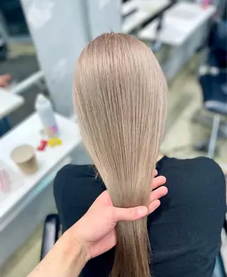 ロング カラー zina渋谷所属・韓国レイヤー顔周り カット髪質改善しゅんのヘアスタイル