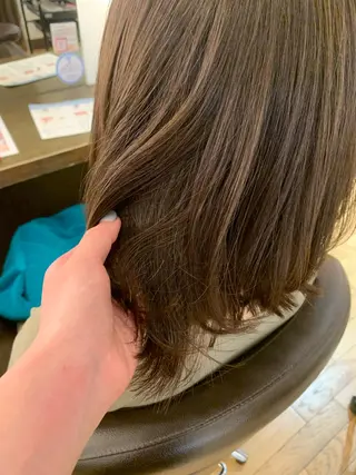 ミディアム カラー 透明感カラー/ 岡田澪香のヘアスタイル