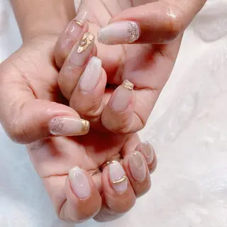 ネイル 根津 綾子のネイルデザイン