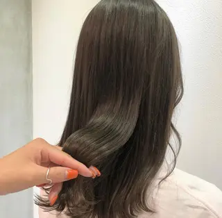 セミロング カラー VIEWユリナ メイク/ カットのヘアスタイル