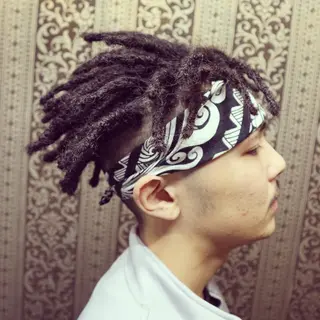 ショート パーマ メンズ 東風上 亮介のヘアスタイル