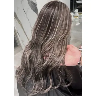 カラー maison所属・川崎 健翔のヘアスタイル