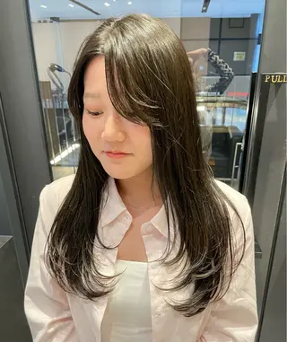 ロング カラー アミ トモヤのヘアスタイル