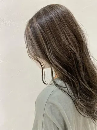 ロング カラー ハイライトカラー/ ハイトーン🍀白石のヘアスタイル
