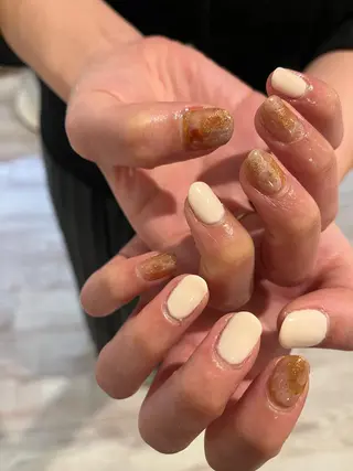 ネイル une／YUKINA 🫧大人nuanceのネイルデザイン