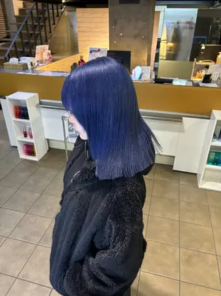 ミディアム 耳つぼS認定講師 ×ハイトーンカラーのヘアスタイル