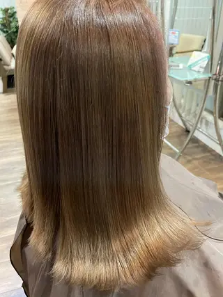 セミロング カラー ヘアアレンジ MiU所属・韓国×髪質改善×美髪 縮毛矯正×レイヤーのヘアスタイル