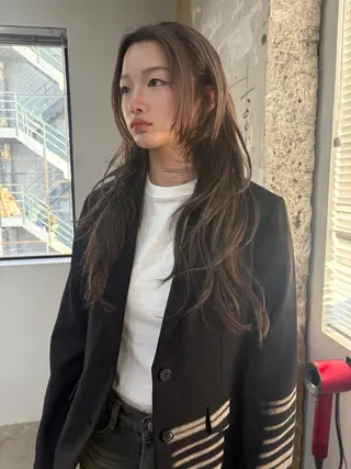 ロング カラー Zoey Ayakaのヘアスタイル