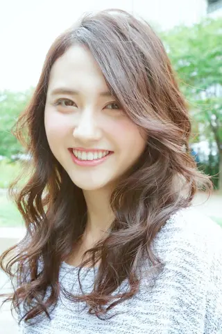 ロング カラー ヤナ マネージャーのヘアスタイル