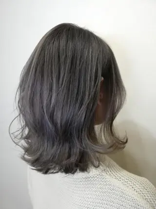 ミディアム カラー 北山 なるみのヘアスタイル