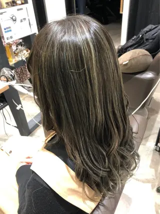 ロング カラー 高木 櫻のヘアスタイル