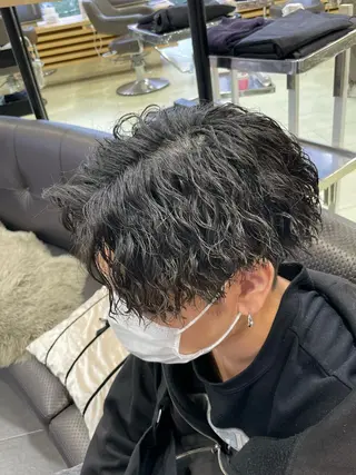 パーマ メンズ ウルフ/センタ- パート【ナナミ】のヘアスタイル