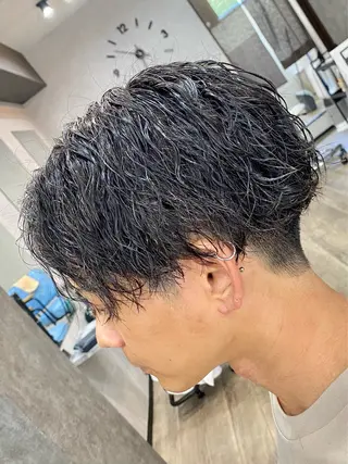 ミディアム パーマ メンズ 田口 慎士のヘアスタイル