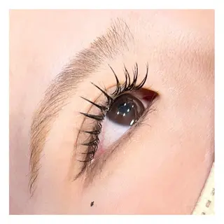 マツエク・マツパ 浅野 優衣のネイルデザイン