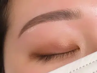 アイブロウ 佐藤 美波の眉毛・アイブロウイメージ