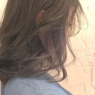セミロング カラー ORIKA 美容室のヘアスタイル
