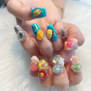 ネイル ゴテゴテ💙ワンホン リオナのネイルデザイン