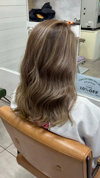 ロング カラー ヘアアレンジ インナー×縮毛矯正 ピンクカラー澤井里菜のヘアスタイル