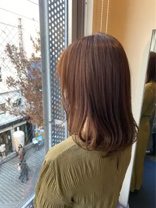 ミディアム W_SALON ［触れたくなる艶髪］のヘアスタイル