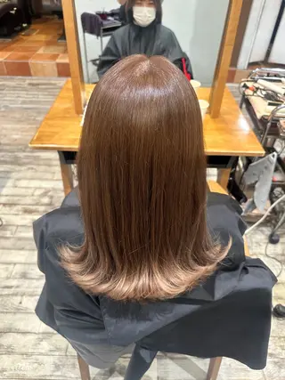 ミディアム カラー Aura所属・丸山 心 / 艶カラーのヘアスタイル