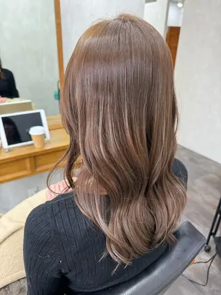 ミディアム 艶カラー/レイヤー 🌸ミオのヘアスタイル