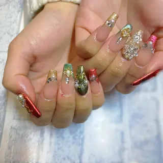 ネイル MADIA所属・momo .のネイルデザイン