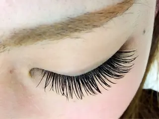 マツエク・マツパ まつ毛専門店chouchou所属・しぶや まなのマツエク・マツパデザイン