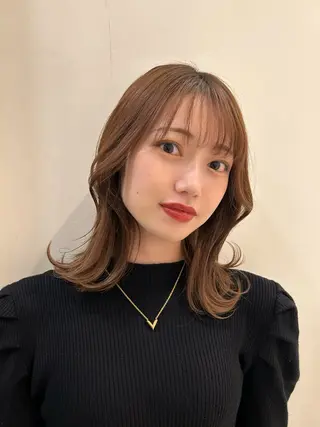 ミディアム カラー ヘアアレンジ fumika🎀 韓国ヘア×ベージュのヘアスタイル