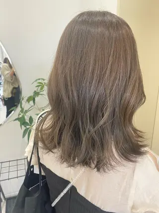 ミディアム カラー 韓国ヘア顔周りカット 艶髪ベージュtamaのヘアスタイル