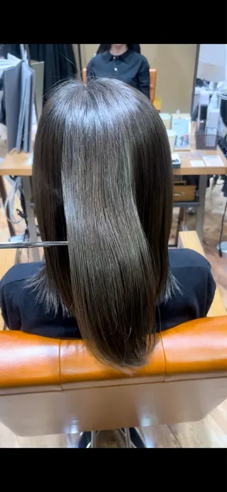 ミディアム カラー 湯谷 菜々美のヘアスタイル