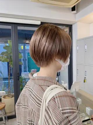 ショート カラー flamme Annaのヘアスタイル