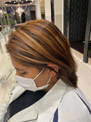 ミディアム 海外カラー白髪ぼかし ティファニーサユリのヘアスタイル