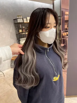 ロング カラー オフホワイトアンドなんば所属・福西 洋斗のヘアスタイル