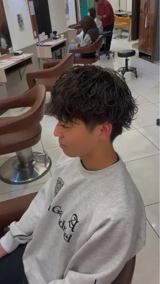 パーマ メンズ 伊藤 隆星のヘアスタイル