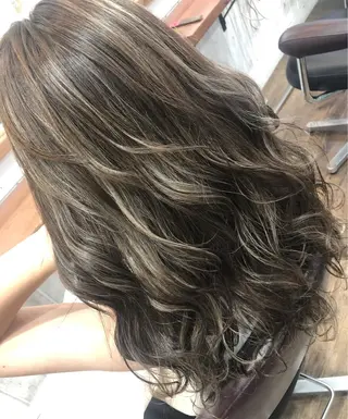 ロング カラー パーマ ブリーチ毛縮毛矯正 👑山口のヘアスタイル