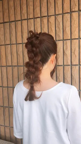 セミロング ヘアアレンジ 鈴木 沙羅のマツエク・マツパデザイン