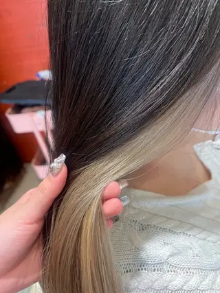 セミロング カラー ベージュカラー⌇﻿ くびれヘア.𐙚心音のヘアスタイル