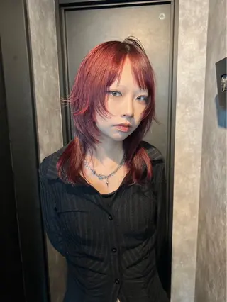 ミディアム カラー 山口 真世のヘアスタイル