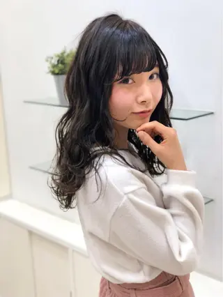 セミロング カラー ディレクター ノナカのヘアスタイル