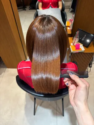 ミディアム yiye shioriのヘアスタイル