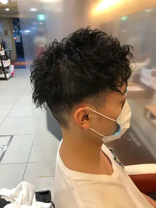 ショート パーマ メンズ 塩谷黎✨ブリーチ無W カラーメンズパーマ✨のヘアスタイル