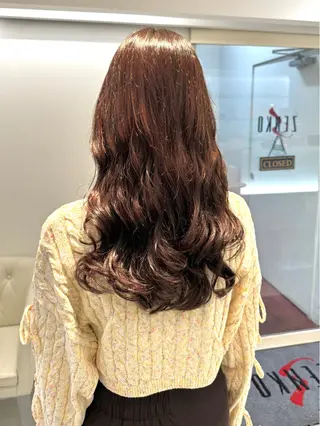 ロング カラー パーマ コテ巻き風パーマ/ キミシマカイトのヘアスタイル