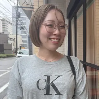 ショート カラー Lilu しずくのヘアスタイル
