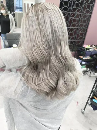 カラー Via officialのヘアスタイル