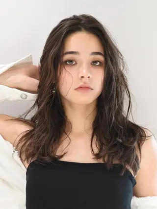 ロング 川上 春香のヘアスタイル