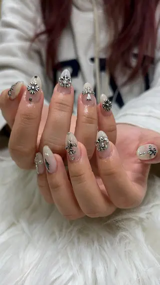 ネイル GO TODAY シェアサロン 渋谷Orla店所属・シオリ ⪩⪨のネイルデザイン