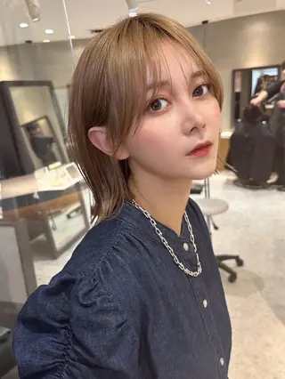 ショート カラー 💛美髪ハイトーン LEON🩶のヘアスタイル