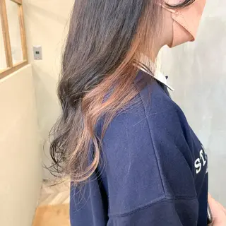 ロング ヨシナガマユ🦕 髪質改善艶カラーのヘアスタイル