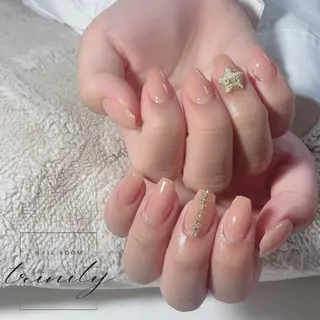 ネイル Trinity ネイリストスタッフのネイルデザイン