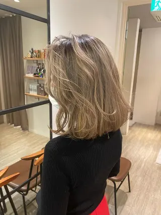 ミディアム ケリーズグリーン所属・ボブ/艶ハイトーン 森田/嵩士のヘアスタイル